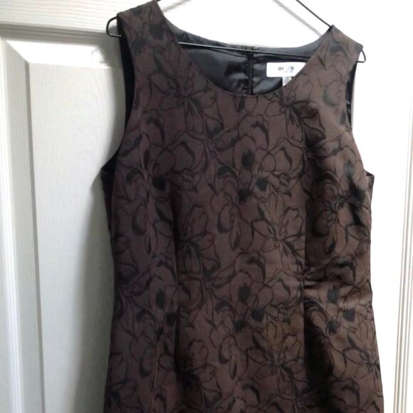 Cute Jones Studio Sleeveless Sheath dress. Brown with Black Floral Pattern - Picture 10 of 14